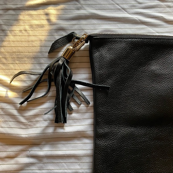 Large Pebbled Leather Zipper Clutch - Picture 6 of 7